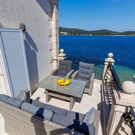 Seafront Apartment Duo Vis Exterior photo