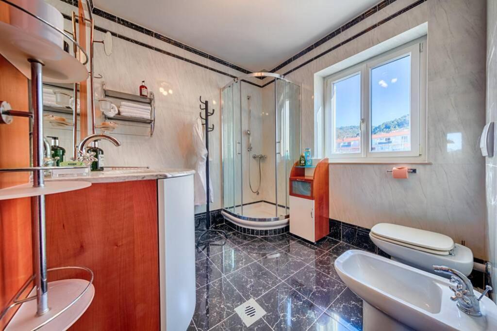 Seafront Apartment Duo Vis Exterior photo