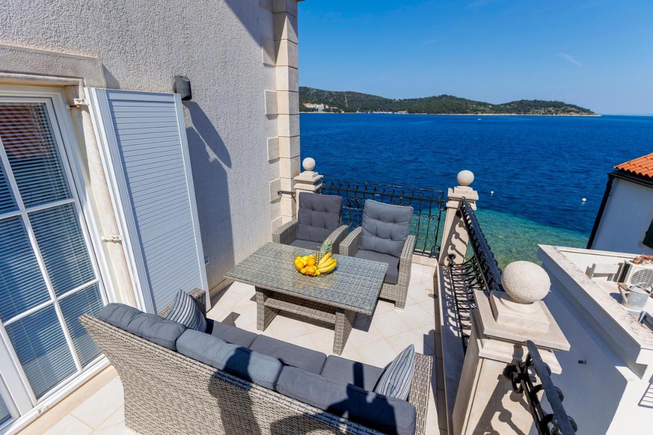 Seafront Apartment Duo Vis Exterior photo